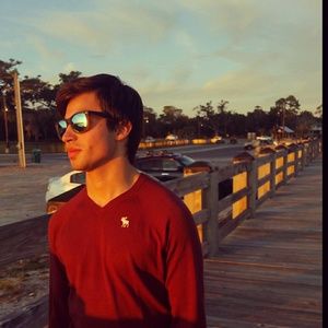 Meet your Posher, Justin